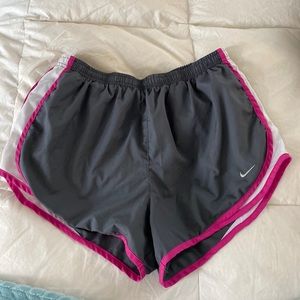 Nike Running Shorts 🌼